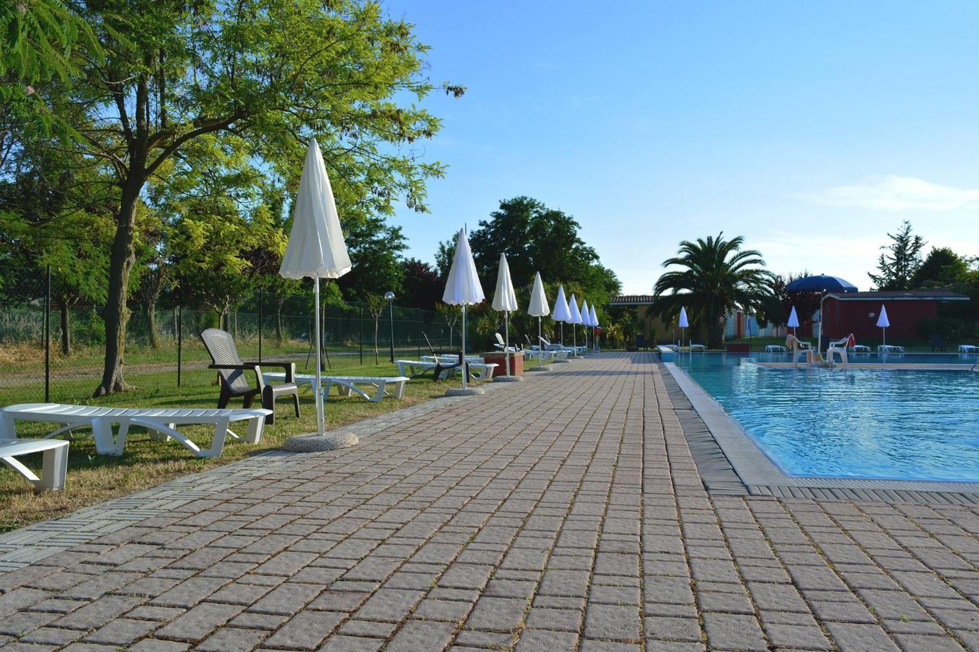 Centro Vacanze - Garden River Altidona Exterior photo
